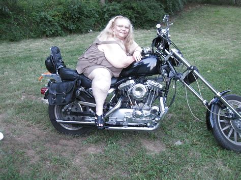 a good frend let me do pics on his bike in my new back yard 16 pics