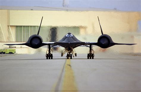 lockheed sr 71 blackbird 4k ultra hd wallpaper background image