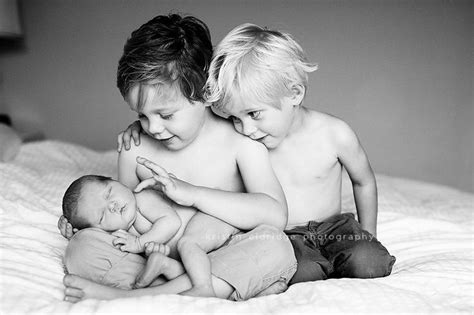 big brothers   newborn sister baby photo ideas  siblings