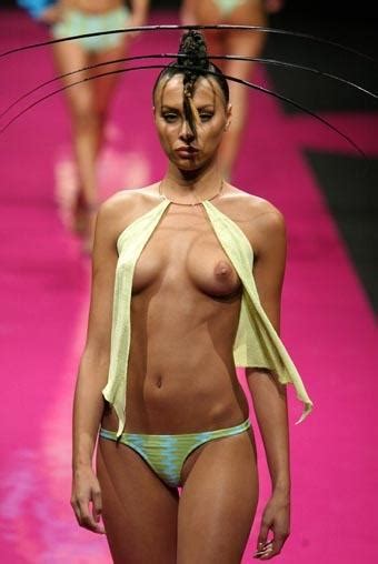 fashion model nips slips pokies celebrity porn photo