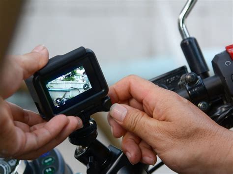 gopro ou dashcam quelle camera pour filmer en moto  comment bien choisir cnet france