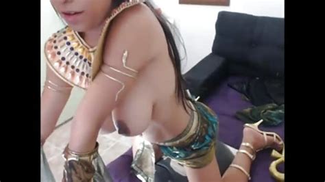 the queen of egypt strips nude and masturbates porndroids