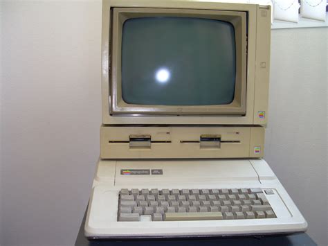 Museo Informático De La Escuela De Ingeniería Informatica Uva Apple Iie