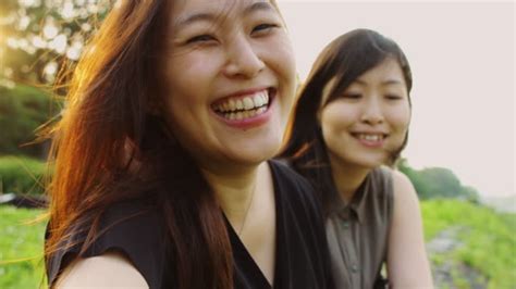 vidéos et rushes de japanese lesbian getty images