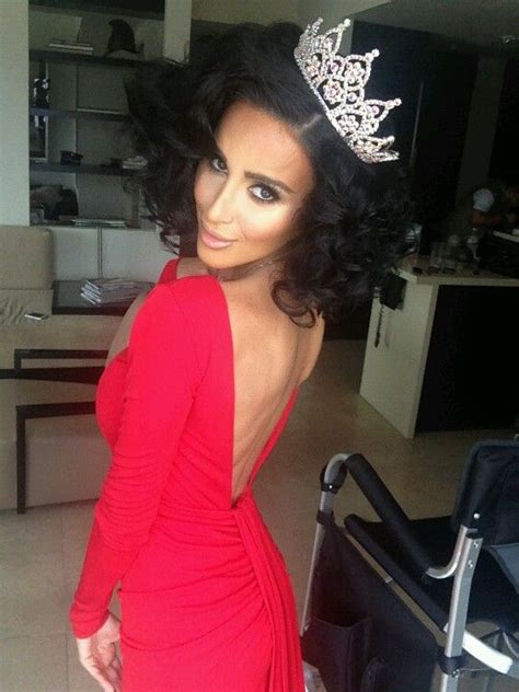 Lilly Ghalichi Tiara Hairstyles Classy Outfits