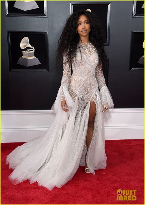 Photo Sza Brings Her Mom And Grandma As Her Grammys 2018 Dates 08