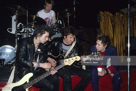 photo of johnny rotten and steve jones and sid vicious and sex news