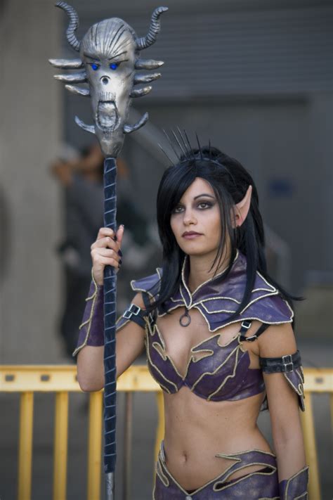 dark elf sorceress cosplay from warhammer online