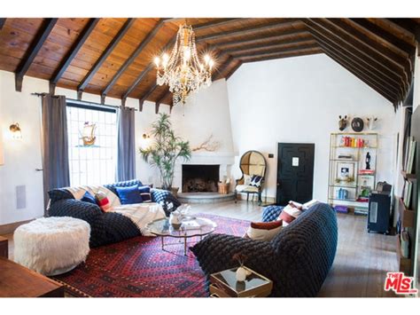 Engaged Dianna Agron Lists Her Bachelorette Pad For 1 6m Glamour