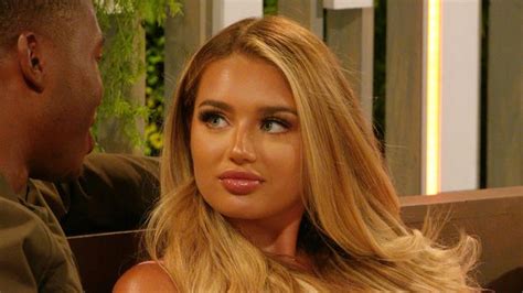 Love Island S Lucinda Moves On With Aaron Before Brad Gets On Plane