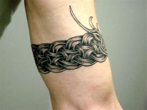 25 Lively Tribal Band Tattoos Slodive