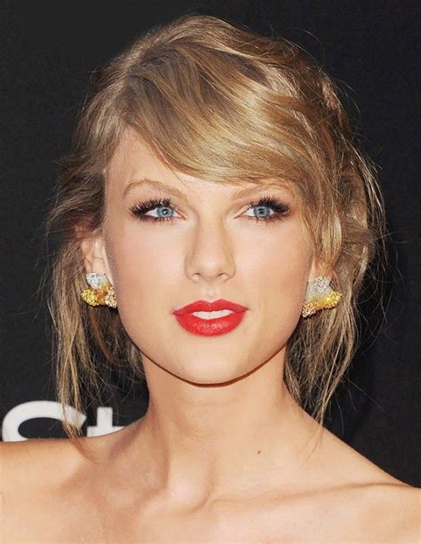 taylor swift eyebrows degree