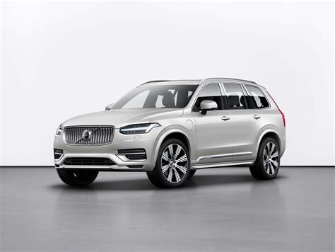 refreshed  volvo xc crossover suv adds android auto rear captain
