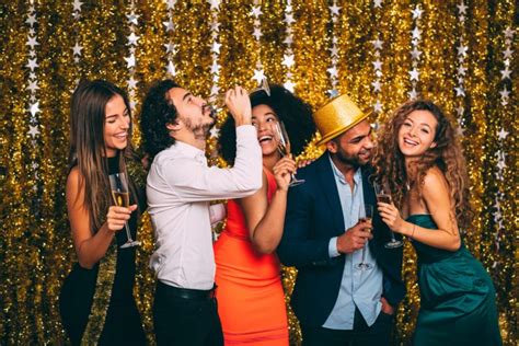 10 tips for organising a new year s eve party protectivity
