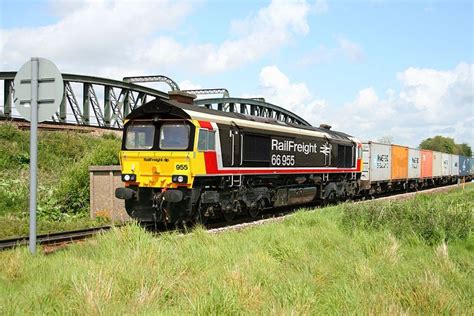 dutch trains google zoeken electric locomotive diesel locomotive uk rail  aboard steam