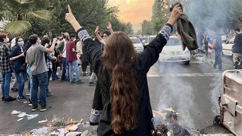 proteste im iran deutschland bereitet mit eu partnern sanktionen gegen