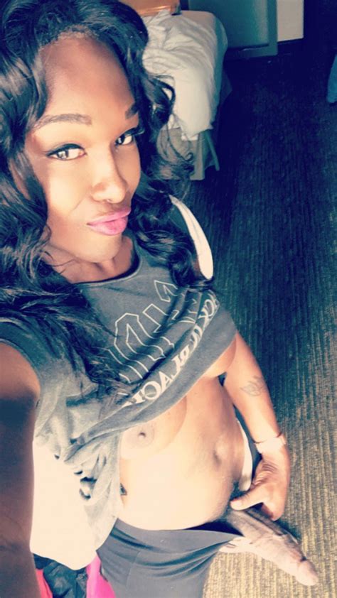 black shemale is proud of her bbc in selfie
