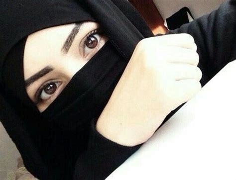 Pin By Àìźá Ķhàñ On Ëýèş Ďpźź ♥ Stylish Hijab