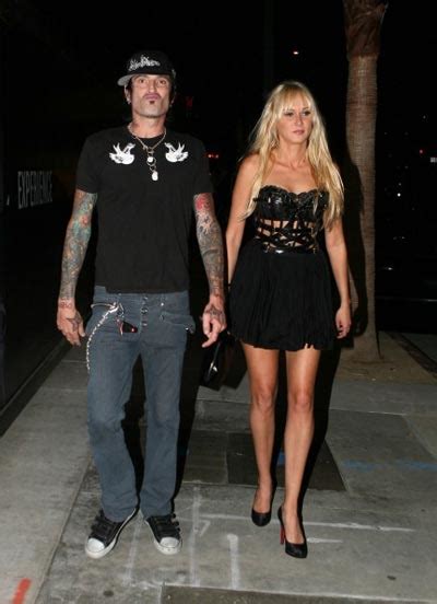 tommy lee spotted with rod stewart s daughter hard rock hideout