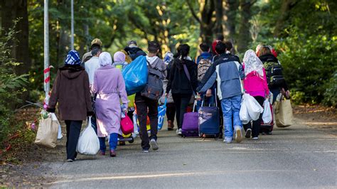 nederland worstelt met stroom vluchtelingen nieuwsuur