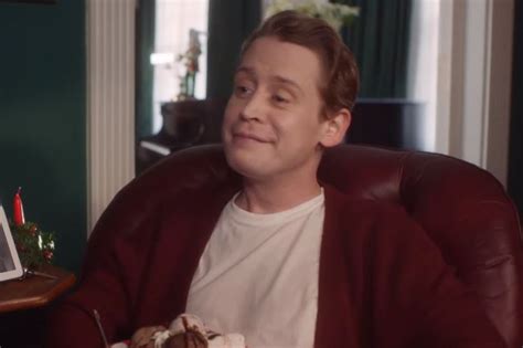 Macaulay Culkin Back As Home Alone S Kevin 30 Years Later In New