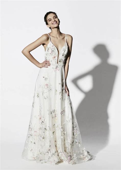 27 Floral Wedding Dresses Perfect For A Spring Or Summer