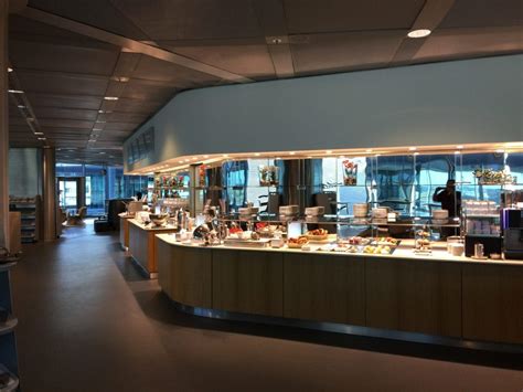review lufthansa business lounge frankfurt  reisetopia