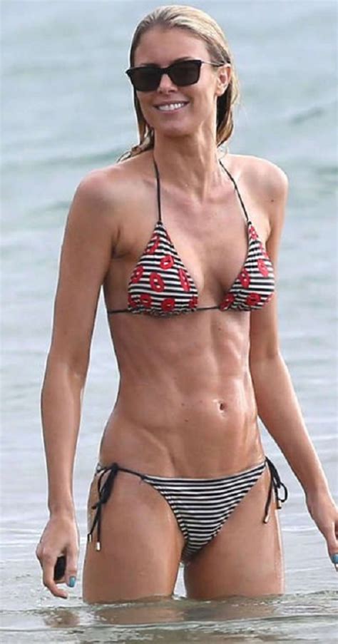 julie bowen height weight bio hot sexy bikini pics profile