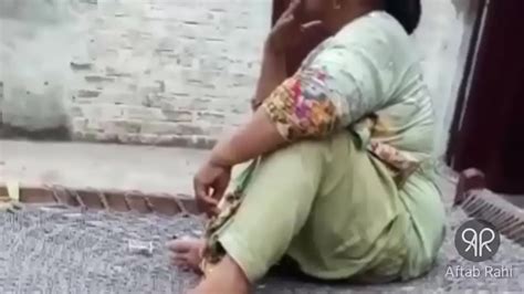 Desi Hot Pakistani Aunty Weed Smoking Xvideos Com