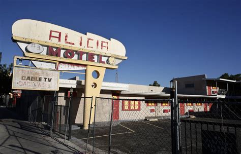 Downtown Project’s Closed Fremont Street Motels Remain Stagnant Las
