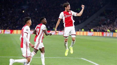 ajax berpesta chelsea terkapar