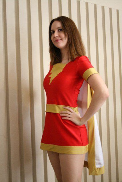 Mary Marvel Cosplay By Twinklebat Dc Comics Cosplay Marvel Cosplay