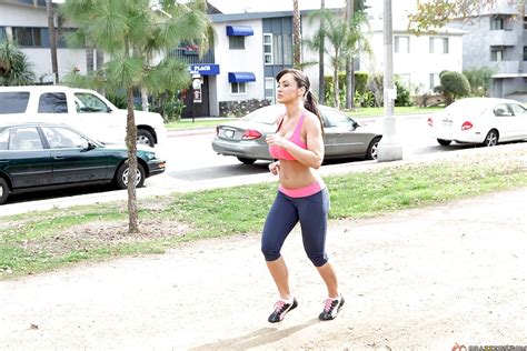 busty milf lisa ann gets fucked hardcore after morning jogging