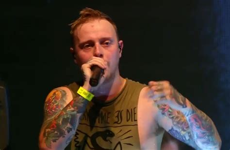 Architects Singer Sam Carter Calls Out Man Who Grabbed Fan S Breast