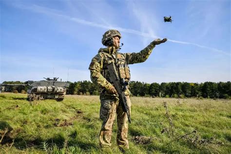 drone swarms  overwhelm  british army experts warn