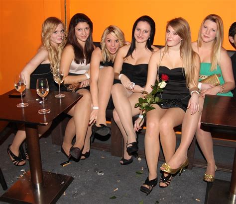 6 Girls In Formal Dresses And Pantyhose Imgur
