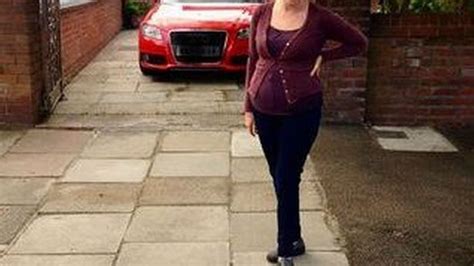 woman left fuming after being told she can t park on her own driveway