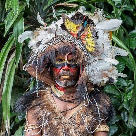 fading traditions papua new guinea in color