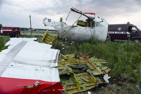 malaysia airlines plane leaves trail of debris the new york times