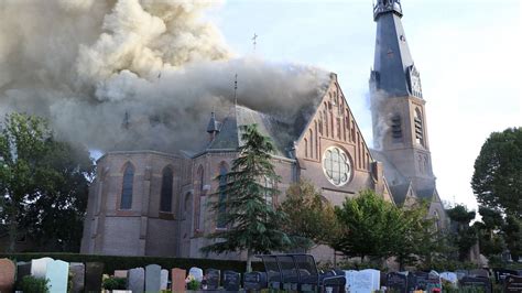 kritiek op gemeente amstelveen  fouten bij blussen brand kerk rtl nieuws