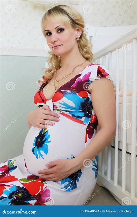 pregnant beautiful girl telegraph