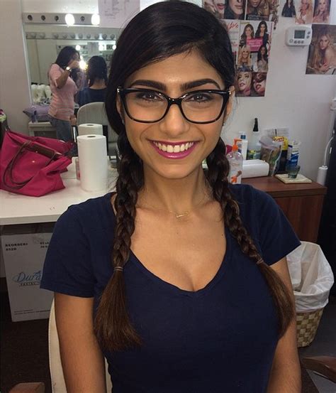 mia khalifa fa arrabbiare il mondo islamico idol sexy glasses gorgeous women