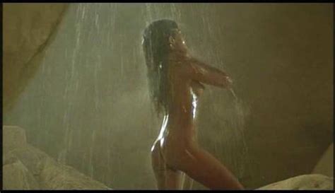 phoebe cates nude butt porn tube