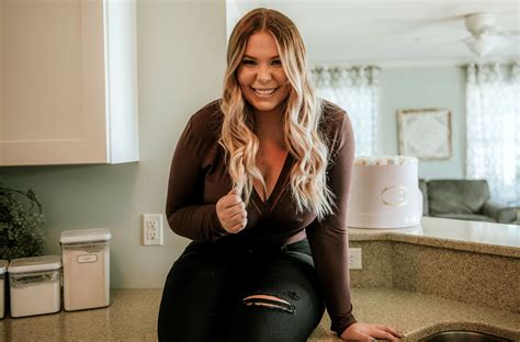 teen mom 2 star kailyn lowry says she s not single is dating again