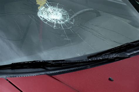 common reasons  rear automobile windows    replaced   auto glass