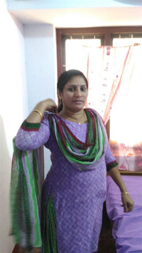 Indian Bhabi Striped Clothes Videos Photos Pakistani