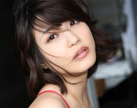 岸明日香 Kishi Asuka Red Lingerie Photos Hot Sexy Beauty