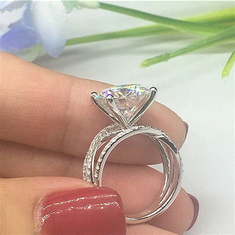 2019 new arrival exquisite silver 4 claws white zircon ring for women