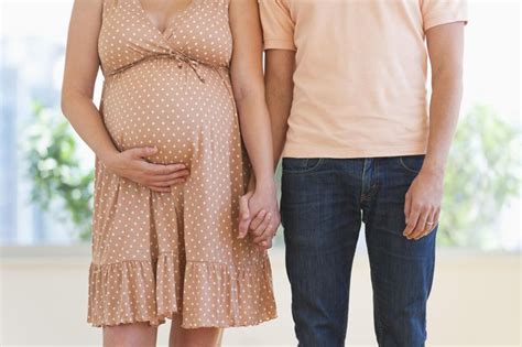 men can give support during the last pregnancy month