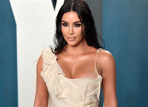 kim kardashian can her whole makeup look with just one product